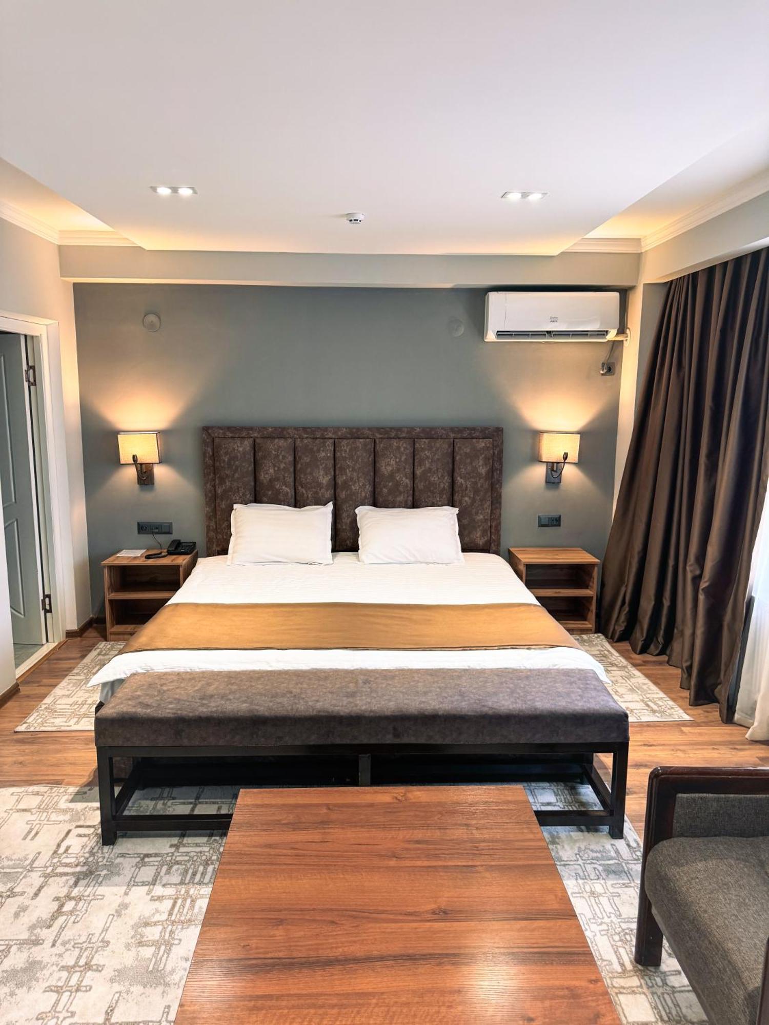 Ziyorat Luxury Hotel Fergana Exterior photo