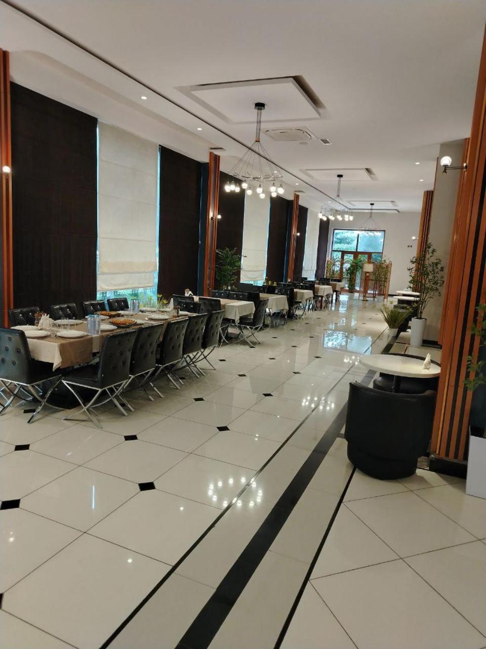 Ziyorat Luxury Hotel Fergana Exterior photo