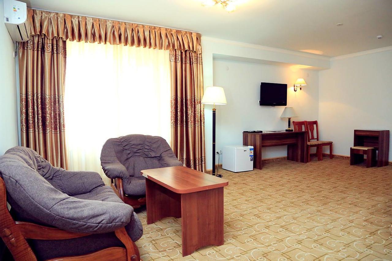 Ziyorat Luxury Hotel Fergana Exterior photo