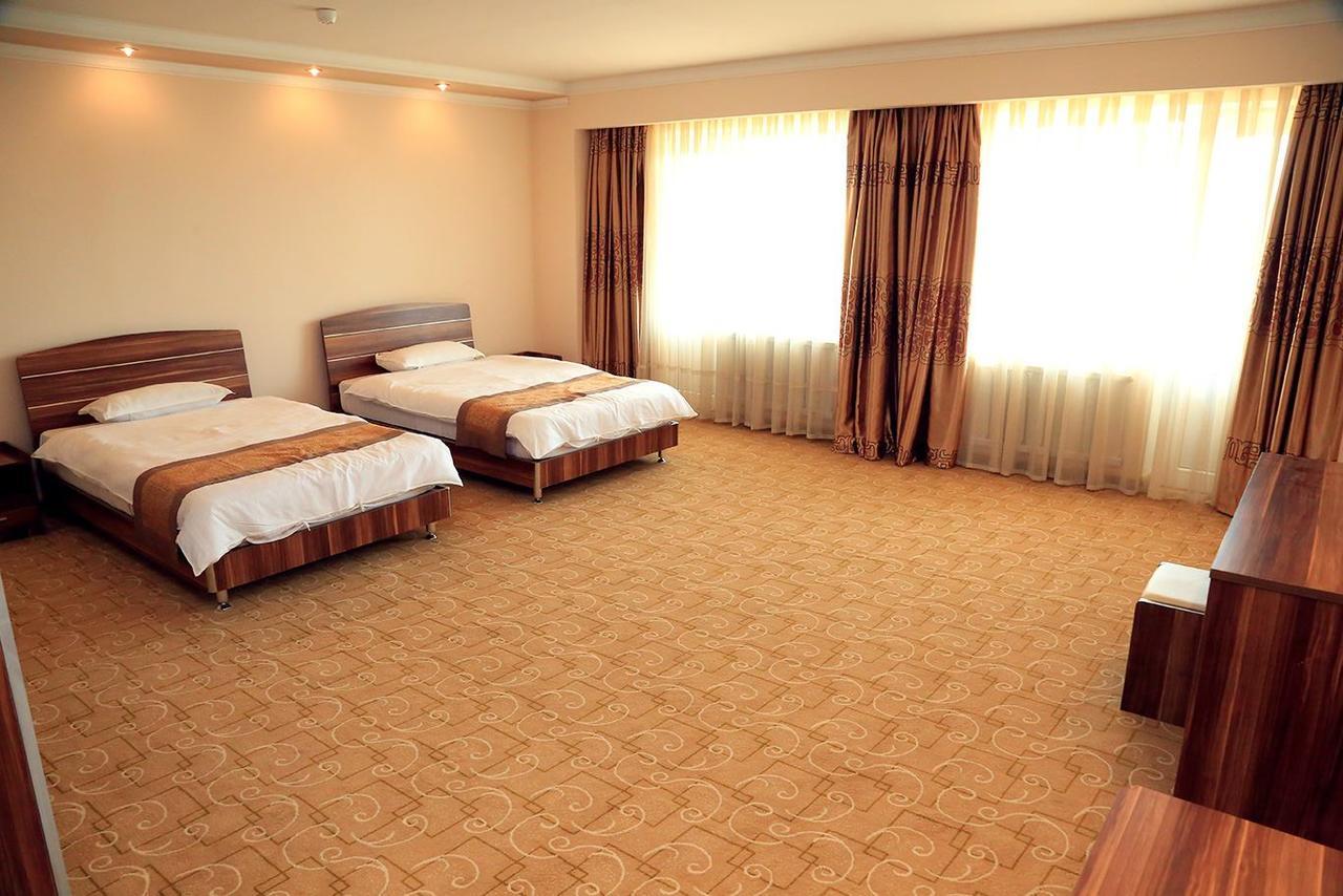 Ziyorat Luxury Hotel Fergana Exterior photo